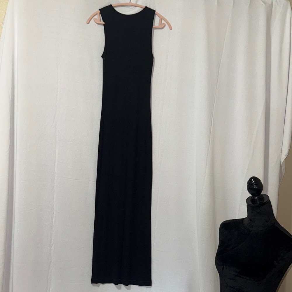 SKIMS SOFT LOUNGE
SLEEVELESS LONG
DRESS - Picture 4 of 4